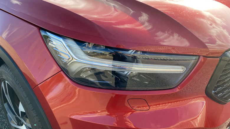 Volvo Xc40 2.0 T4 R DESIGN Pro 5dr Geartronic Petrol Estate